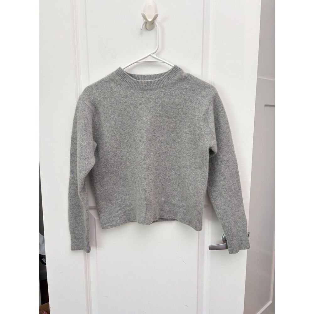 Uniqlo 100 Wool Premium Lambswool Crewneck Sweater Small Grey Knit Quiet Luxury